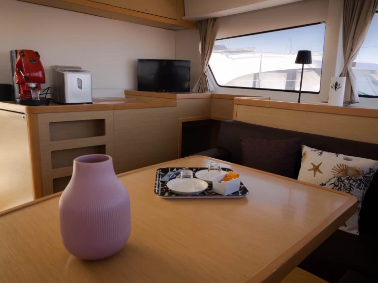 Hire a Lagoon Lagoon 42 Castellammare del Golfo