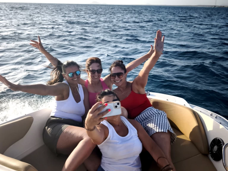 Hire a Sea Ray SPX 210 Sal Island