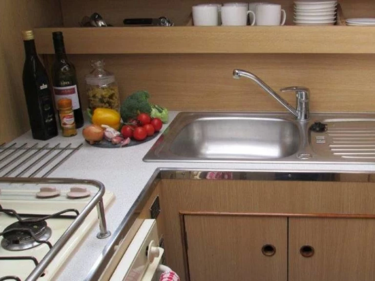 Hire a Le Boat Curlew WHS Spean Bridge