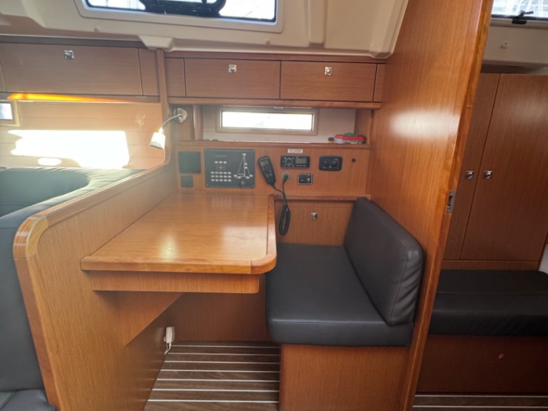 Sailboat hire in Rogoznica - Bavaria Cruiser 41