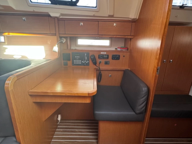 Sailboat hire in Rogoznica - Bavaria Cruiser 41