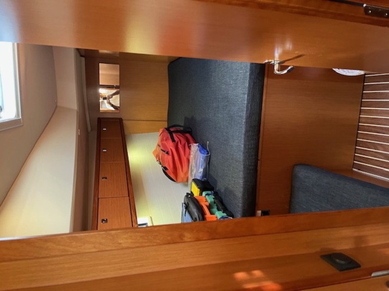 Hire Sailboat Bavaria with a boat licence