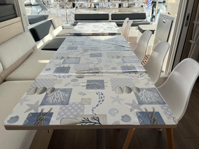 Catamaran to hire Lefkáda at the best price