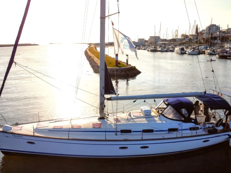 Sailboat to hire Caniçal at the best price