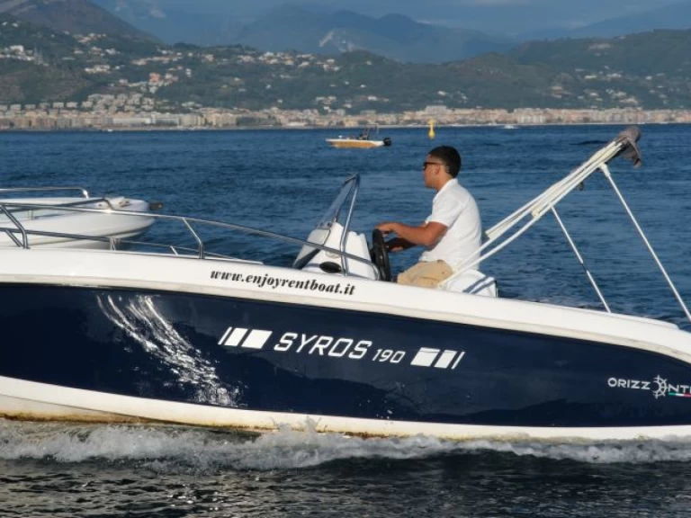 Motorboat hire in Cetara - Orizzonti Syros 190