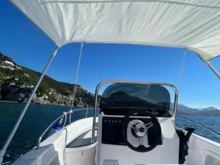 Motorboat hire in Cetara - Orizzonti Syros 190