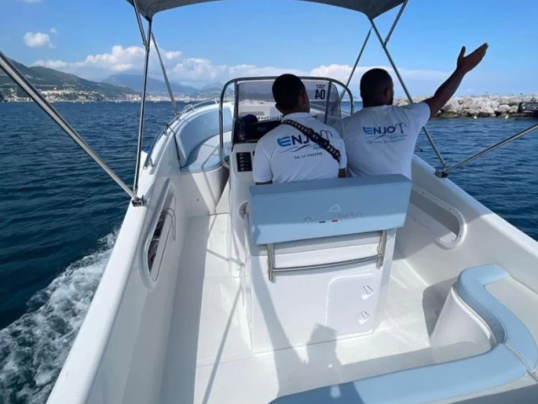 Motorboat to hire Cetara at the best price