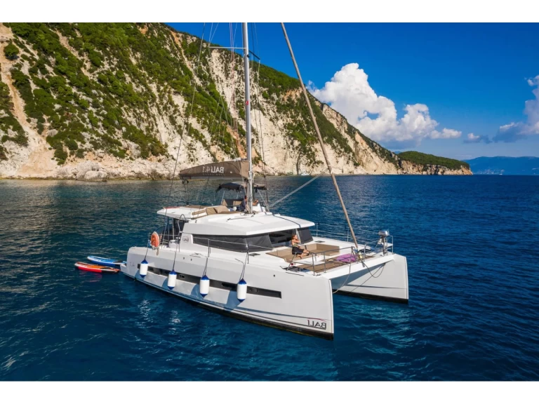 Bali Bali 4.1 charter bareboat or skippered in  Alimos