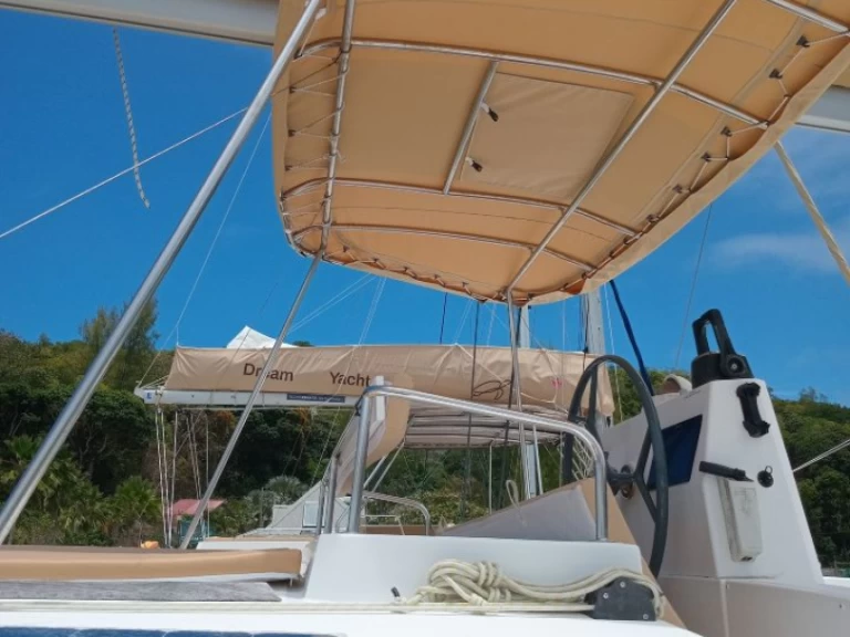 Charter a Bali Bali 4.5 in Praslin Island on Samboat