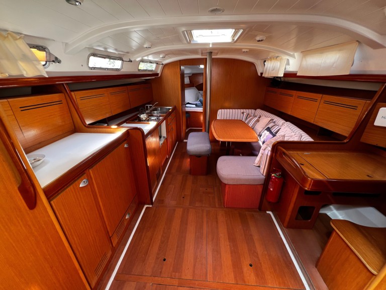 Hire Sailboat with or without skipper Bénéteau Vlycho