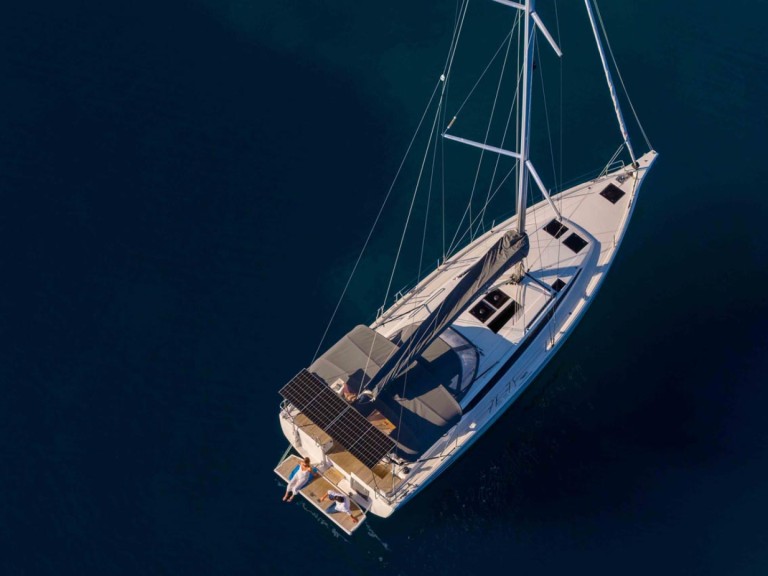 Charter a Bavaria Bavaria C46 in Šibenik on Samboat