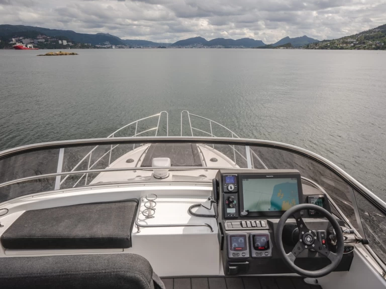 Luxury Yacht hire in Sukošan - Viknes Skilso 39 FLY