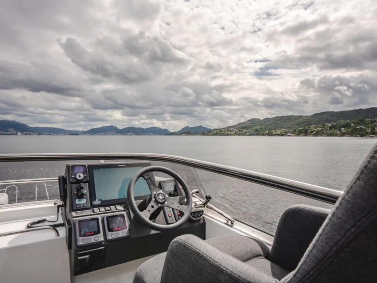 Hire Luxury Yacht with or without skipper Viknes Sukošan