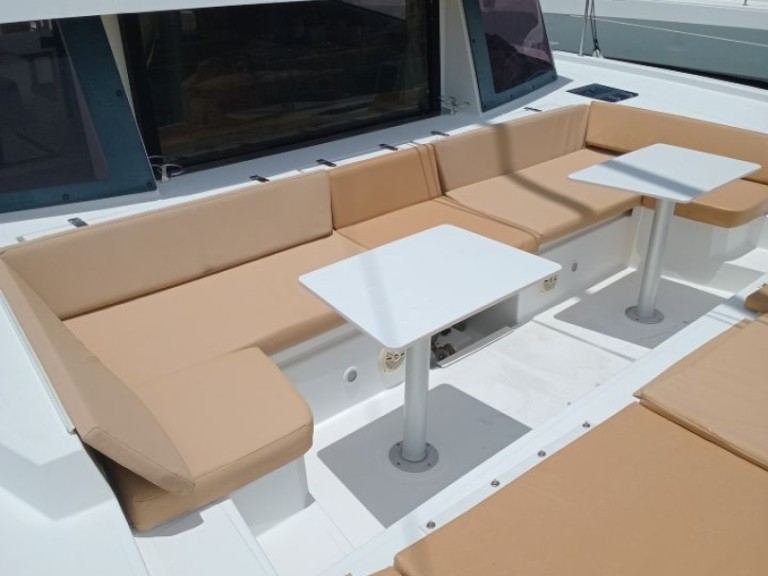 Catamaran hire in Praslin Island - Bali Bali 4.5