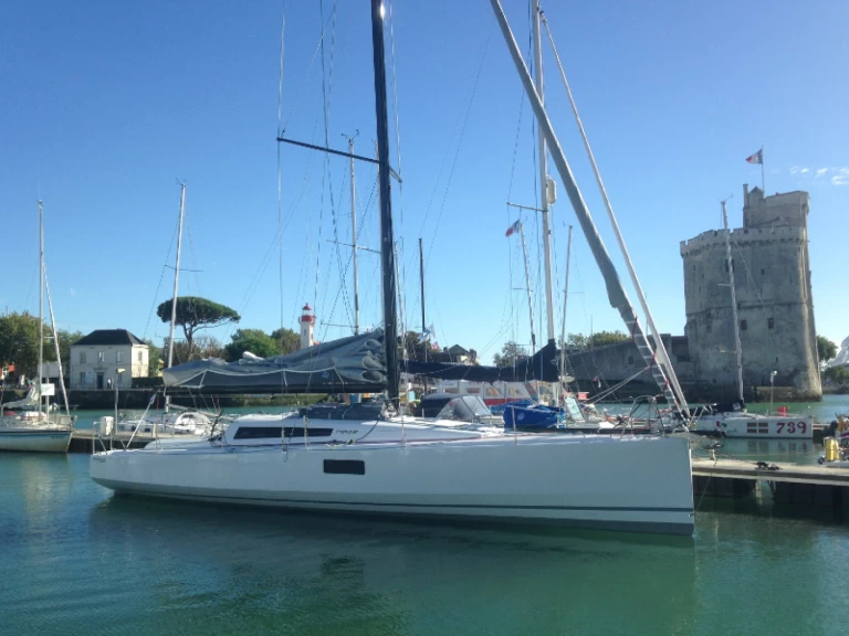Sailboat to hire La Rochelle at the best price