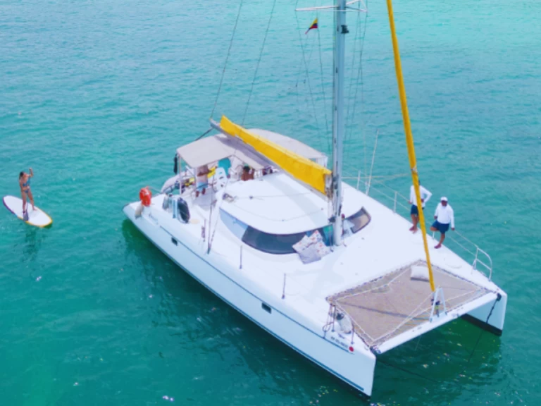 Hire a Fountaine Pajot Lavezzi 40 Cartagena
