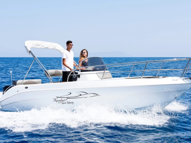 Hire Motorboat Aquabat with a boat licence