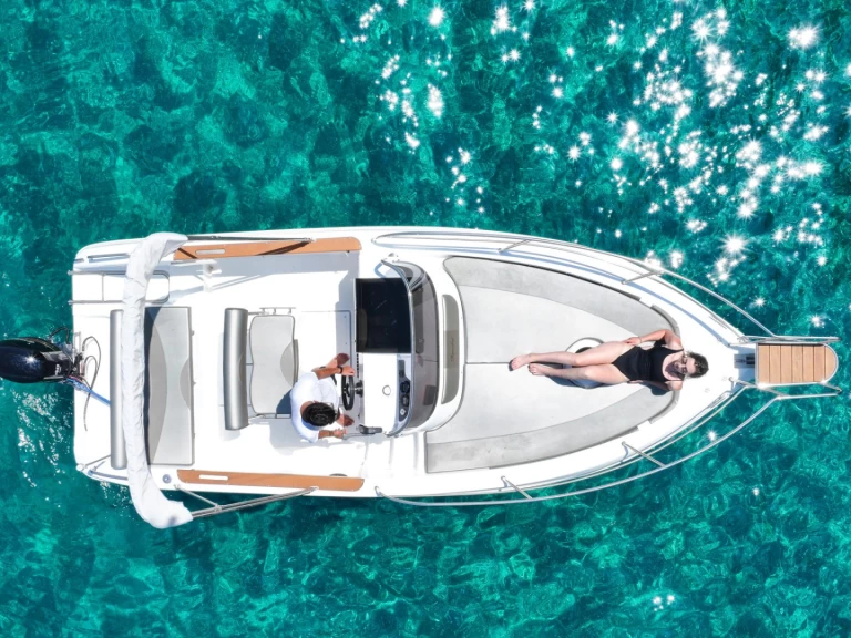 Motorboat to hire Sant Antoni de Portmany at the best price