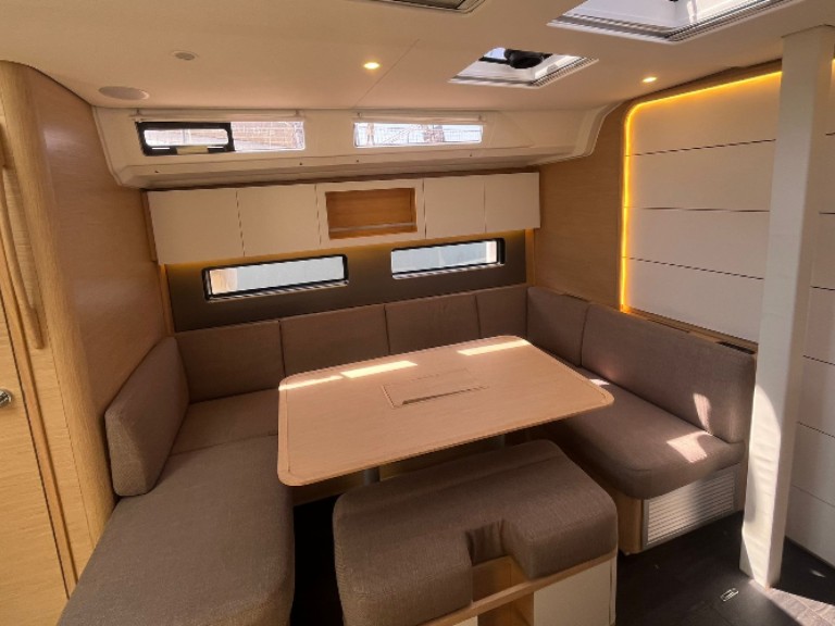 Hire a Dufour Dufour 41 Bandol