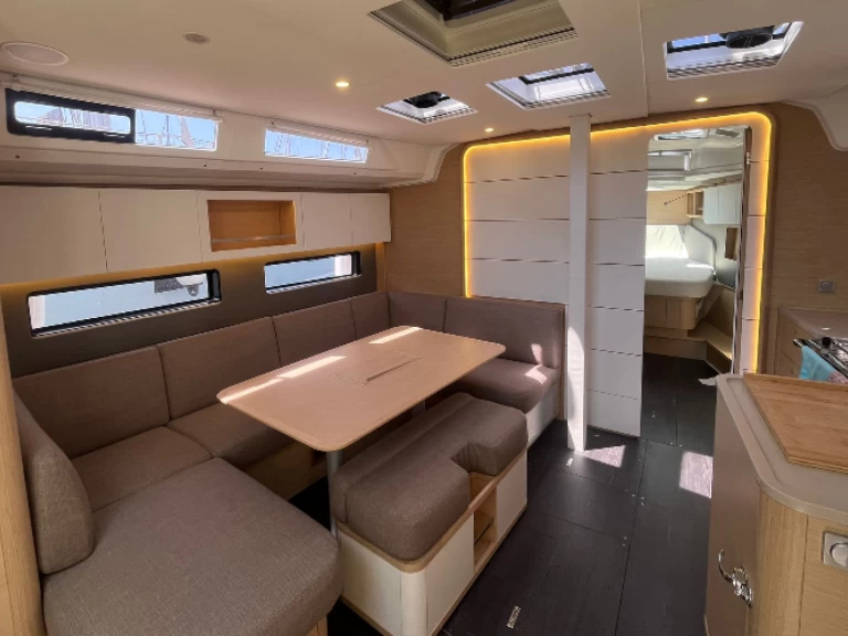 Yacht charter Bandol - Dufour Dufour 41 on SamBoat