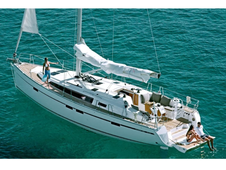 Sailboat to hire Lefkáda at the best price