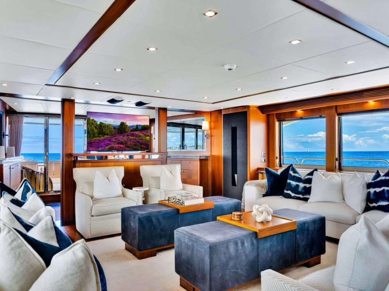 Hire Luxury Yacht Sunseeker with a boat licence