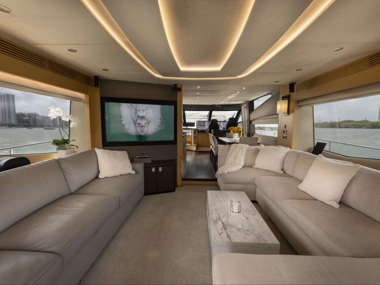 Charter a Sunseeker Helios in Bahamas on Samboat