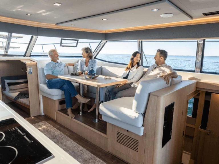 Hire Luxury Yacht Aquila with a boat licence