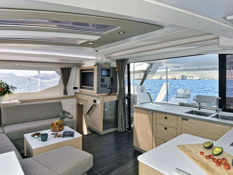 Yacht charter Piraeus - Fountaine Pajot HELIDONI on SamBoat