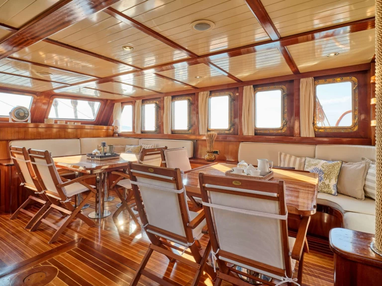 Hire Luxury Yacht with or without skipper Ege Yat Termoli