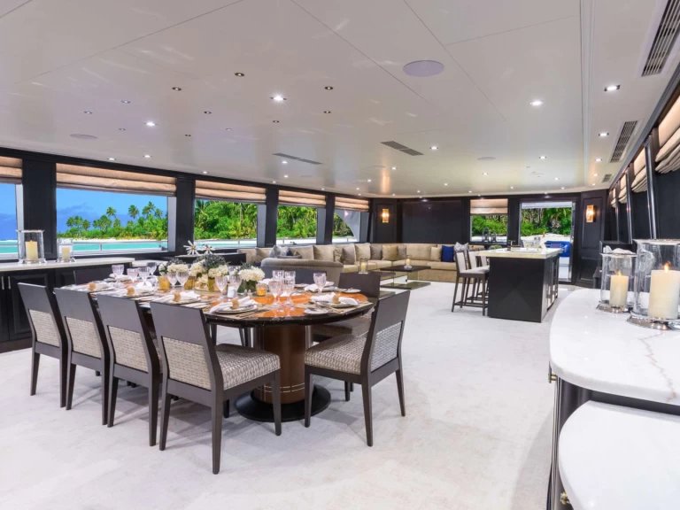 Hire Luxury Yacht Westship with a boat licence