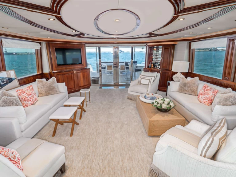 Charter a Westport BETH ANN in New England on Samboat