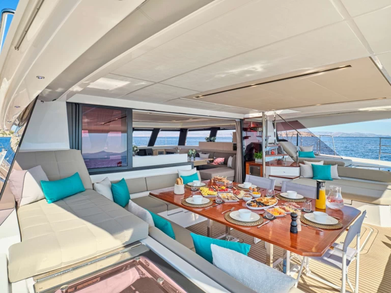 Hire Luxury Yacht Fountaine Pajot with a boat licence