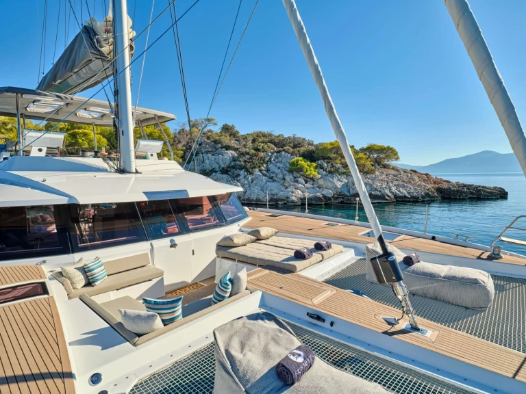 Yacht hire Néa Péramos cheap SUNMOON