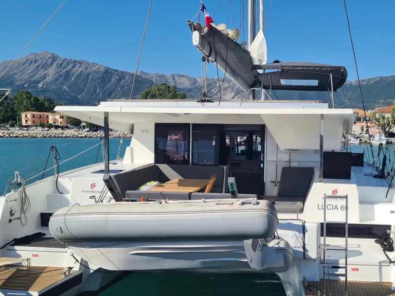 Yacht charter Lygia - Fountaine Pajot Lucia 40 on SamBoat