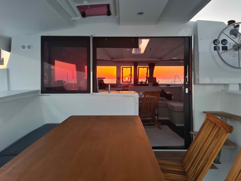 Yacht hire Lygia cheap Lucia 40