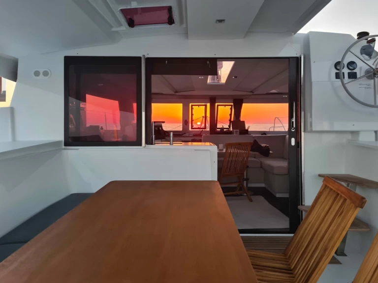 Yacht hire Lygia cheap Lucia 40