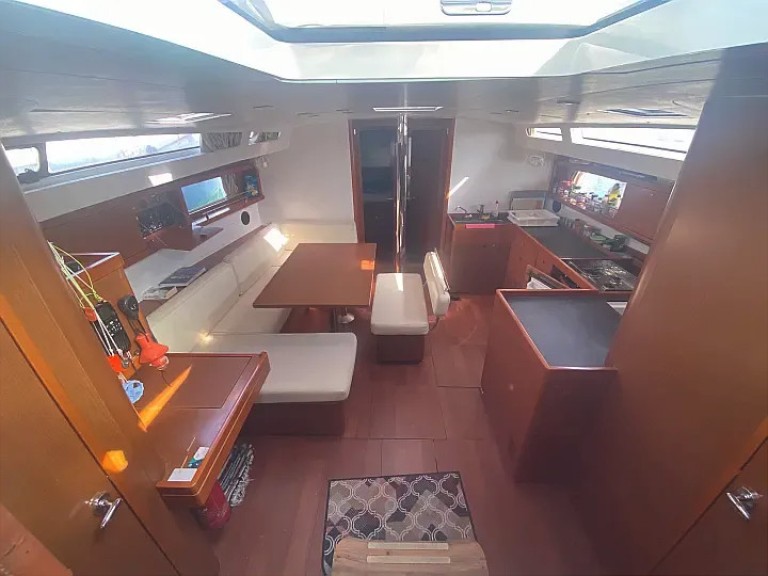 Hire a Bénéteau Oceanis 48 Kalamata