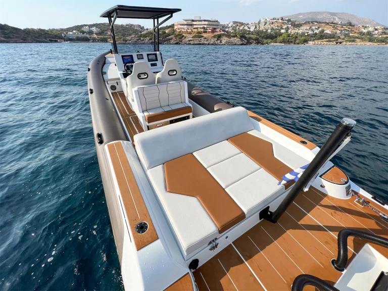 Charter a  Rock Marine 36 in Pylos on Samboat