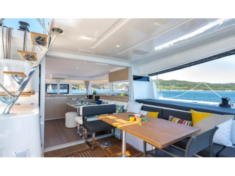 Yacht charter Sukošan - Lagoon Lagoon 43 on SamBoat