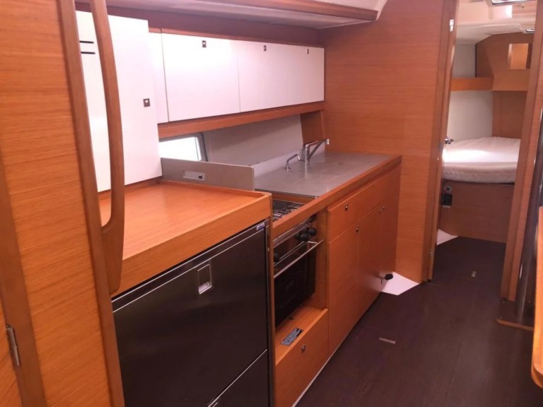 Yacht hire Cagliari cheap Dufour 390
