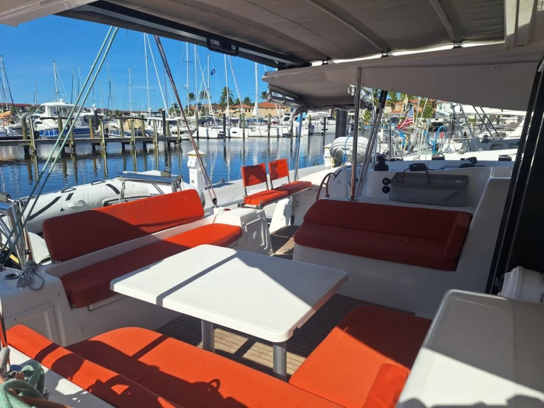 Yacht charter Burnt Store Marina - Excess Excess 11 on SamBoat