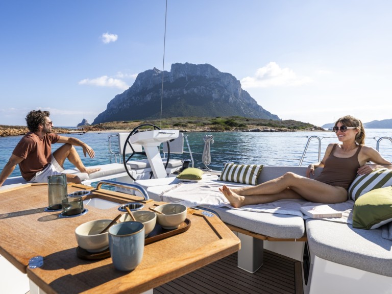 Hire Sailboat Bénéteau with a boat licence