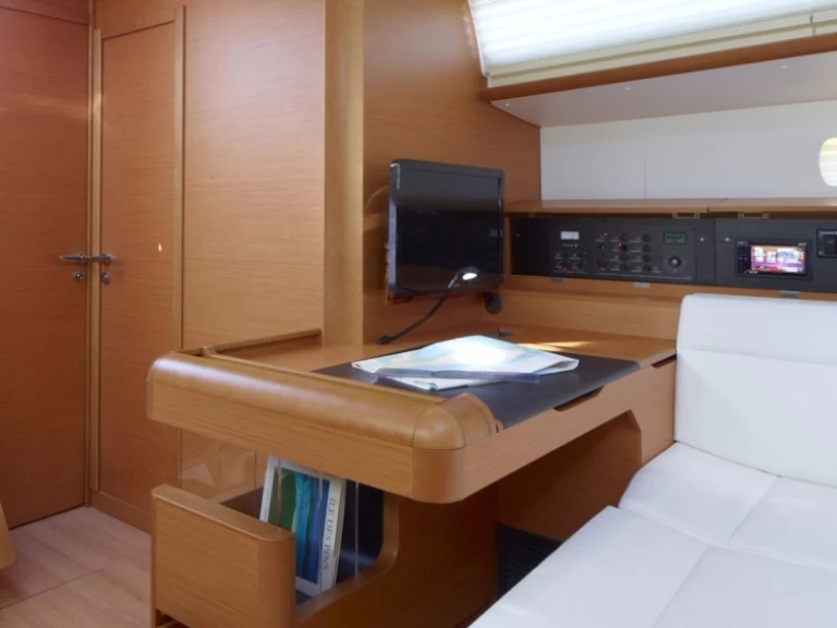 Charter a Jeanneau Sun Odyssey 519 in Anse Marcel on Samboat