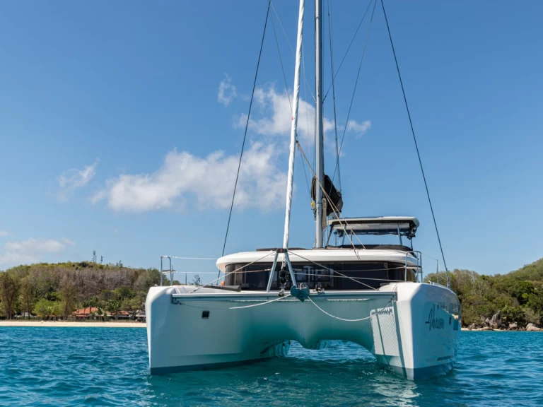 Yacht hire Eden Island cheap Lagoon 42