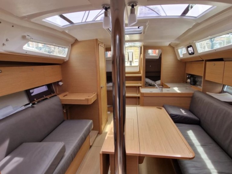 Sailboat hire in Cagliari - Dufour Dufour 360 Grand Large