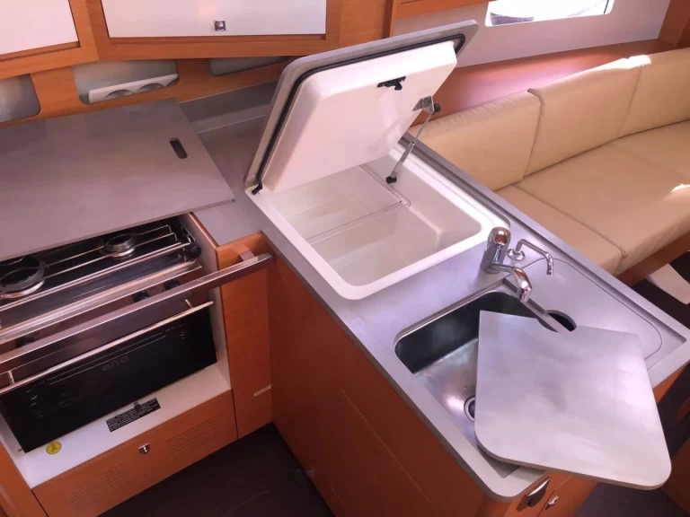 Sailboat to hire Palermo at the best price