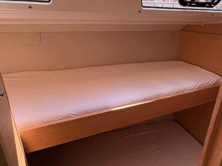 Sailboat to hire Cagliari at the best price