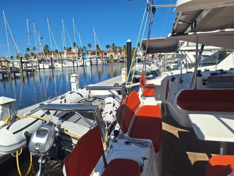 Yacht charter Burnt Store Marina - Excess Excess 11 on SamBoat