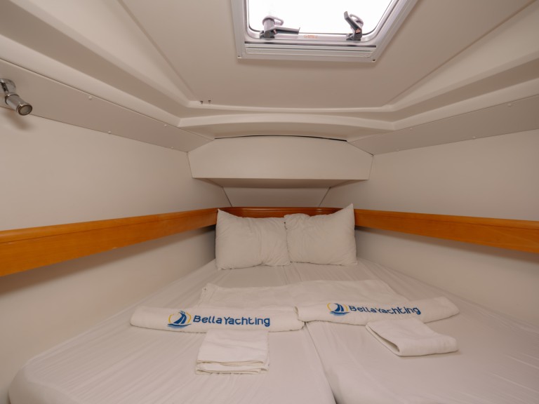 Hire a Jeanneau Sun Odyssey 42i Fethiye